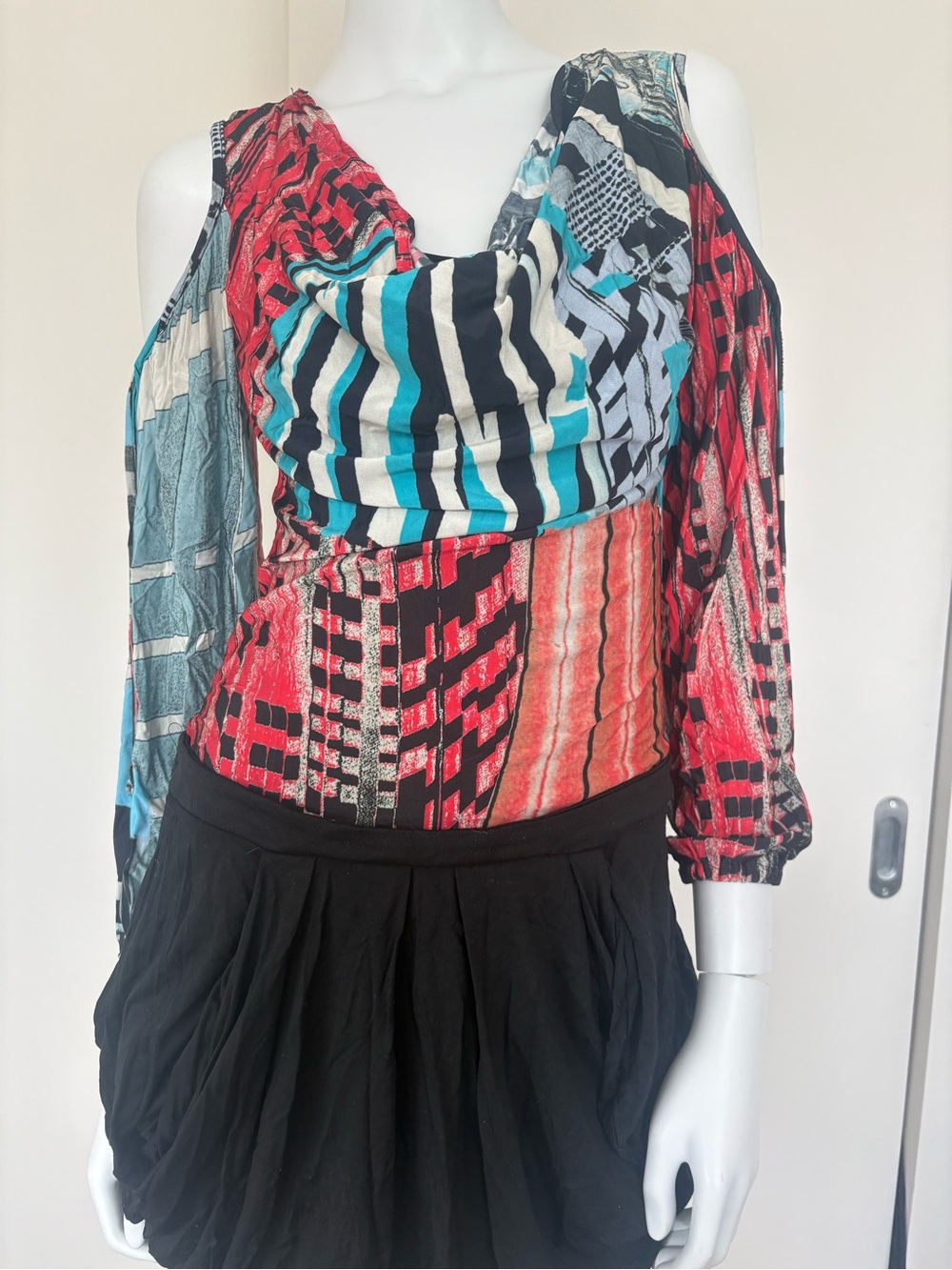 Save The Queen Cold-Shoulder Top